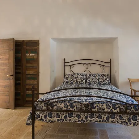 Trullo Tunine Ostuni