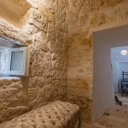 Trullo Tunine * Ostuni